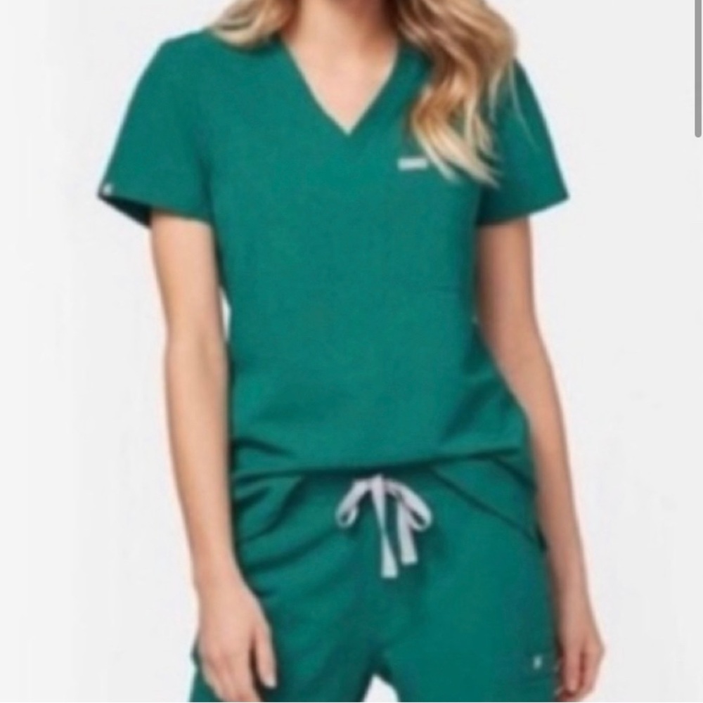 Figs hunter green Catarina scrub top